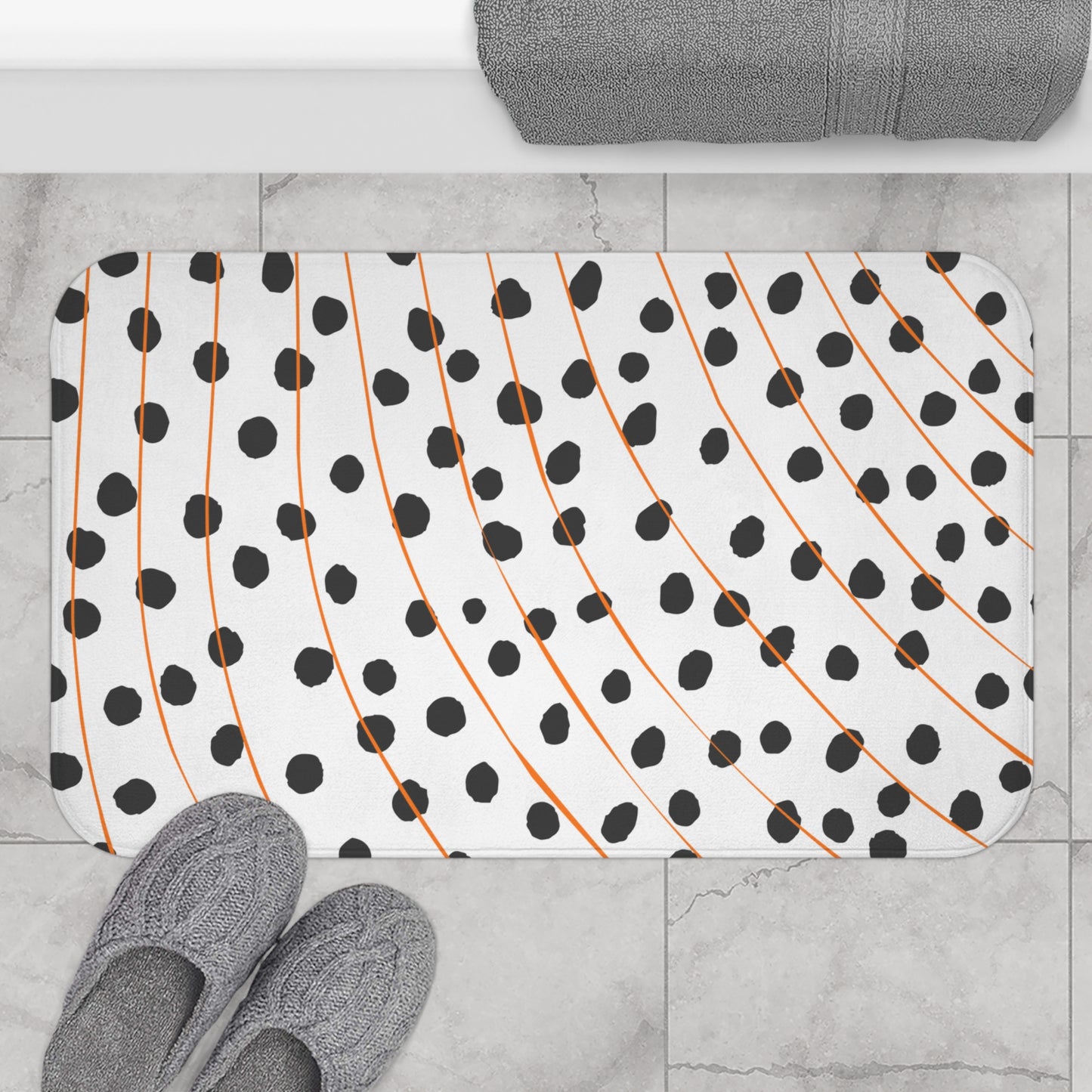 Modern Polka Dot Bath Mat, Stylish Bathroom Decor, Non-Slip Bath Rug, Minimalist Home Design, Gift for Housewarming