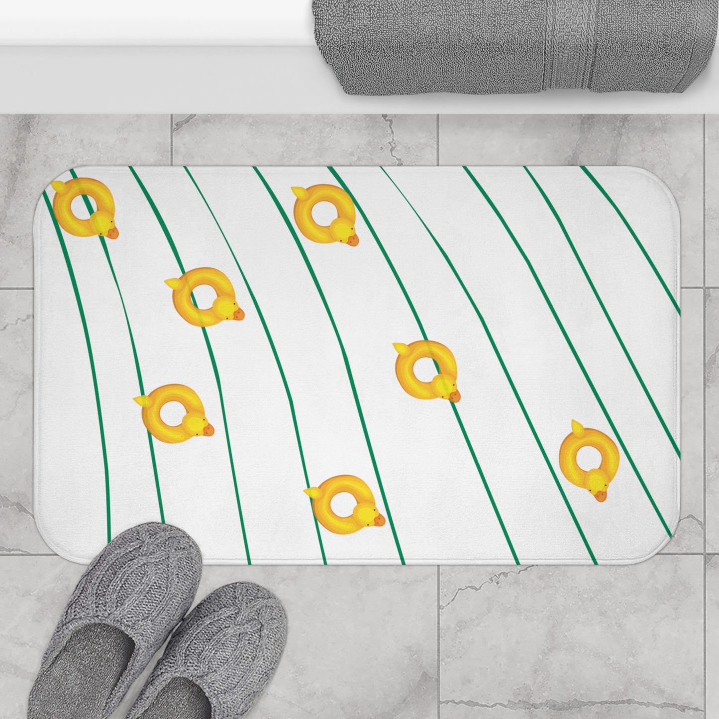 Gift-ready bath rug with rubber ducky and ripple design for dopamine decor bundle
