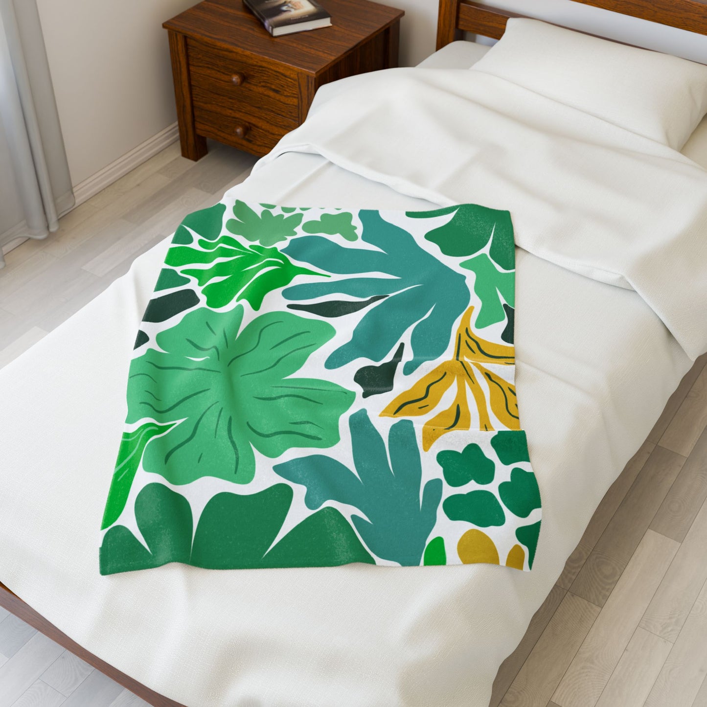 Gift-packaged floral plush blanket for dopamine decor care bundle