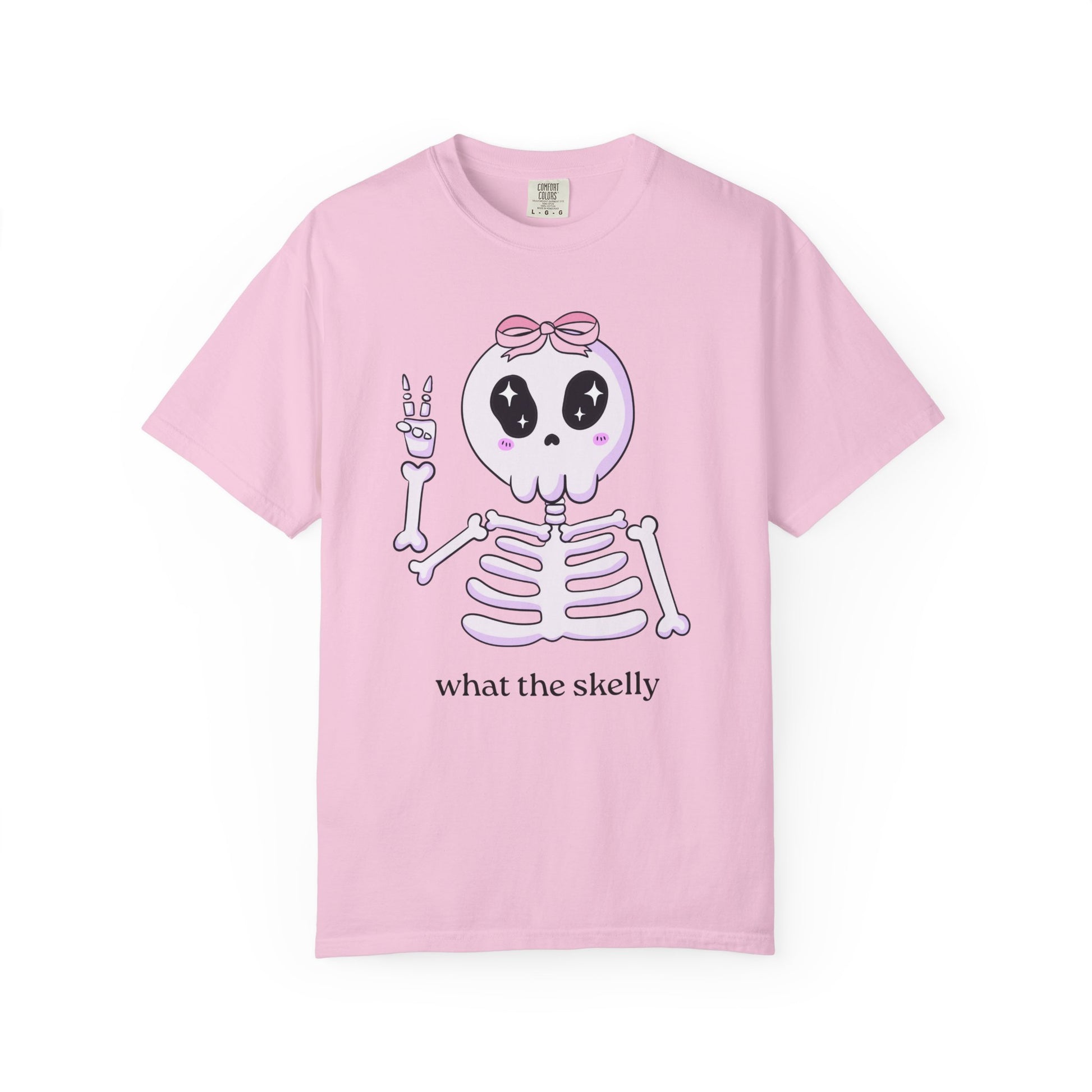Pink tee featuring confused skeleton illustration and “What the Skelly” text, perfect for cute fall outfits.